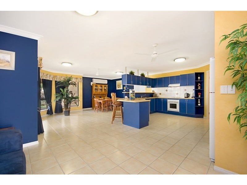 6 Marita Court, Bushland Beach QLD 4818