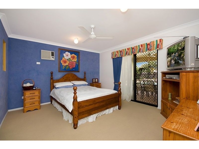 6 Marita Court, Bushland Beach QLD 4818