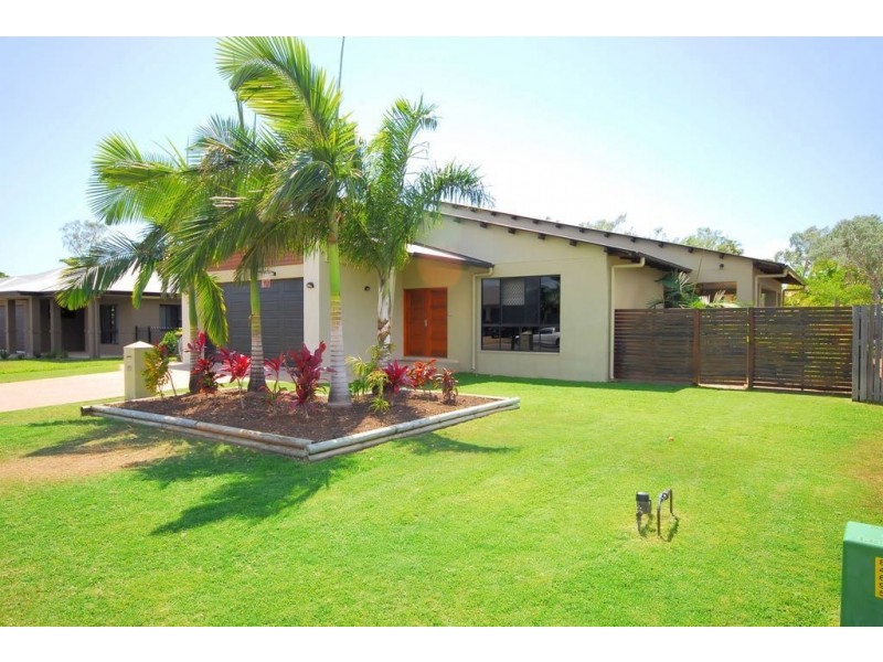 19 Daintree Drive, Bushland Beach QLD 4818