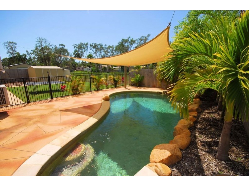 19 Daintree Drive, Bushland Beach QLD 4818
