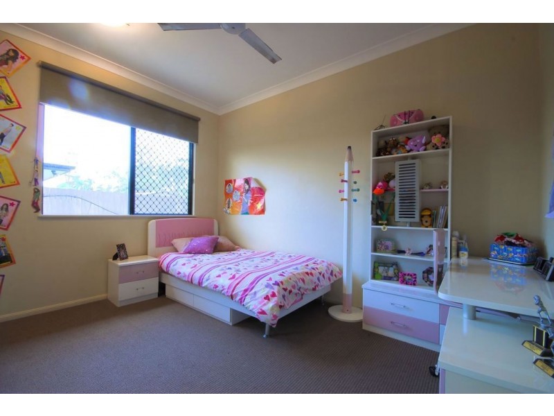 19 Daintree Drive, Bushland Beach QLD 4818
