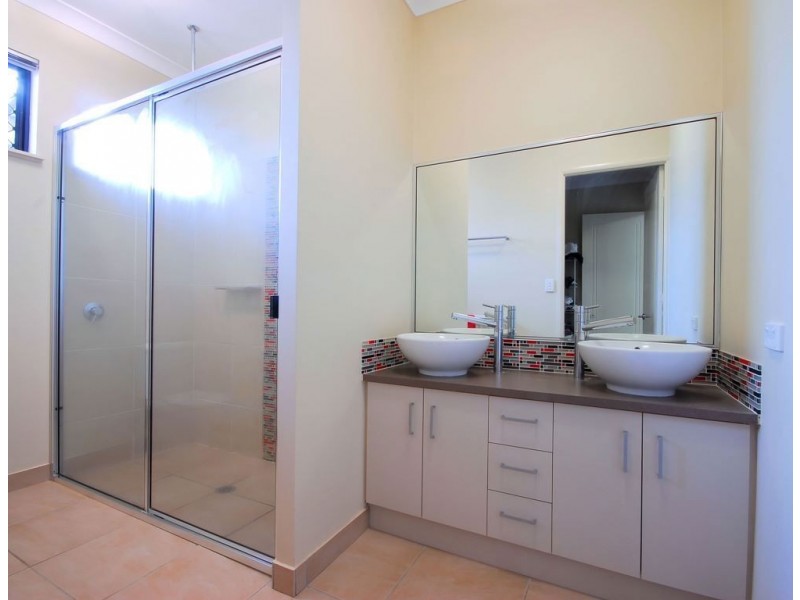19 Daintree Drive, Bushland Beach QLD 4818