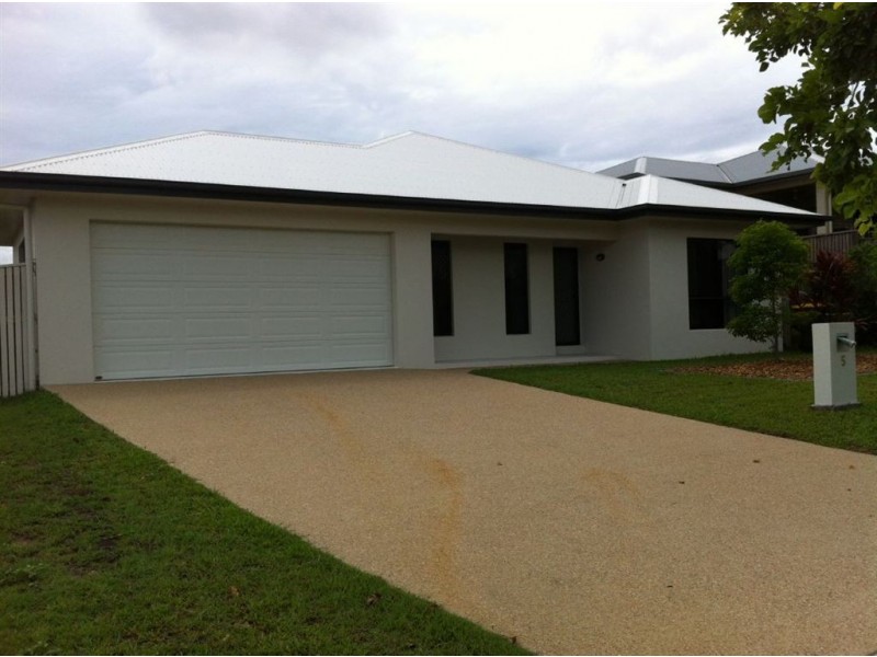 5 Yanooa Court, Bushland Beach QLD 4818