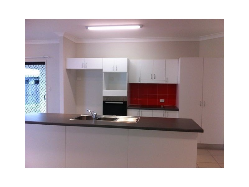 5 Yanooa Court, Bushland Beach QLD 4818