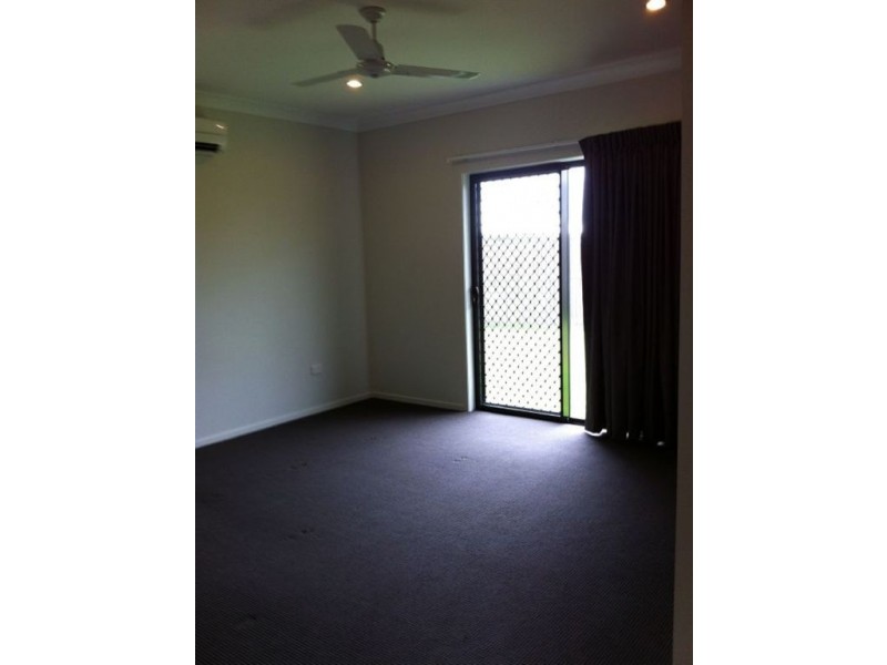 5 Yanooa Court, Bushland Beach QLD 4818