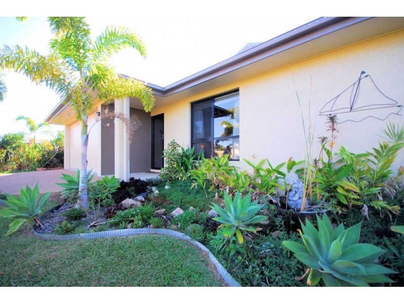 9 Mentmore Court, Bushland Beach QLD 4818