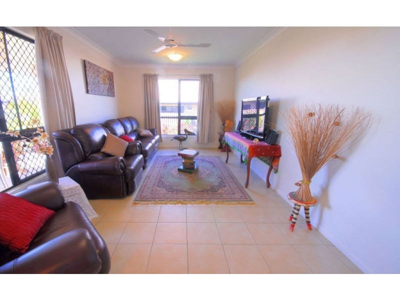 9 Mentmore Court, Bushland Beach QLD 4818