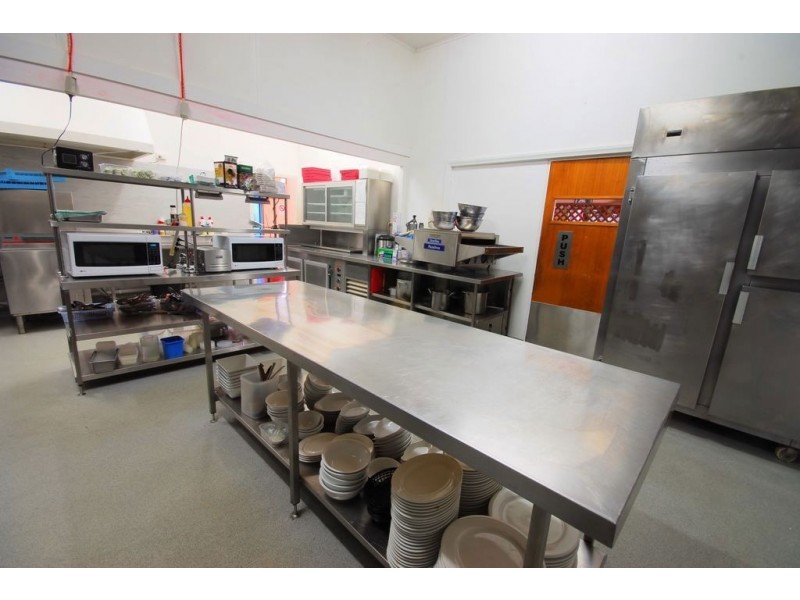 44040 Bruce Highway, Rollingstone QLD 4816