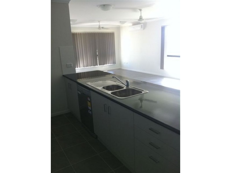 93 Daintree Drive, Bushland Beach QLD 4818