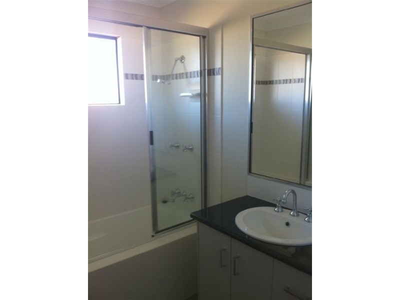 93 Daintree Drive, Bushland Beach QLD 4818