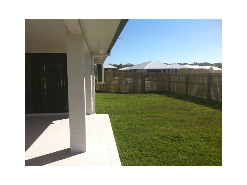 93 Daintree Drive, Bushland Beach QLD 4818