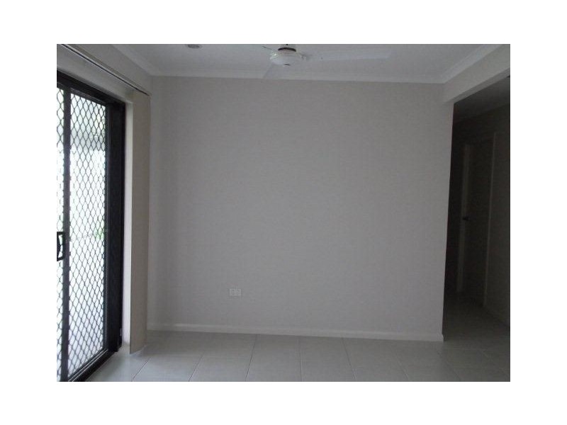 12 Lochern way, Bushland Beach QLD 4818