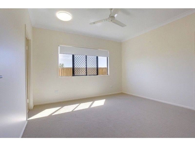 2 Rattray Street, Bushland Beach QLD 4818