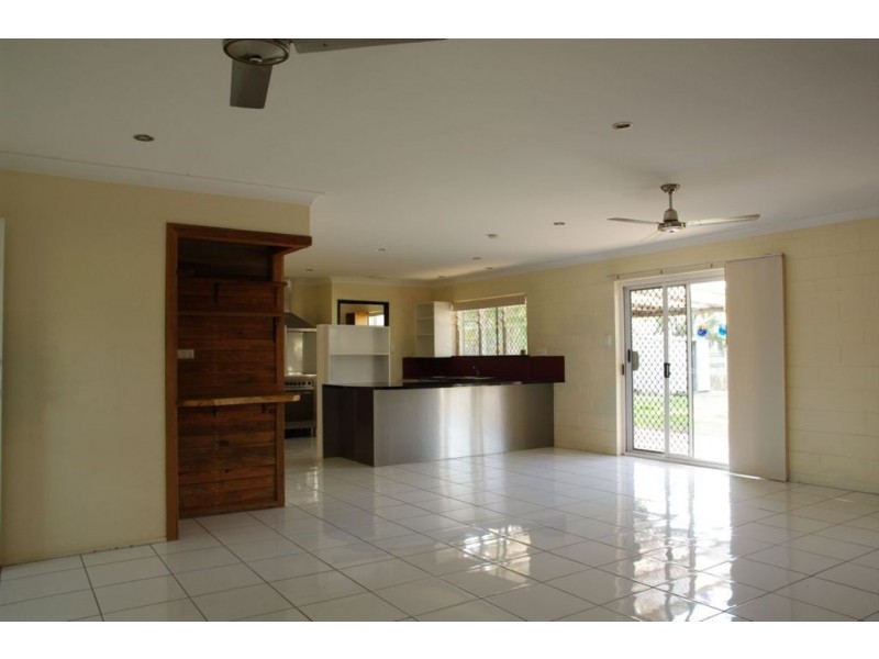 45 marina drive, Bushland Beach QLD 4818