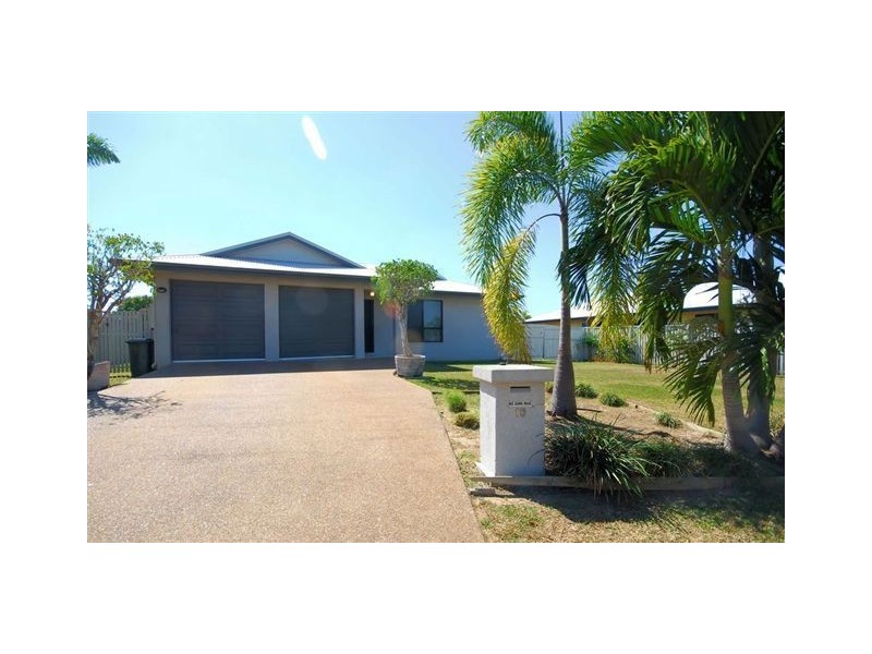 18 Donostia Cres, Bushland Beach QLD 4818