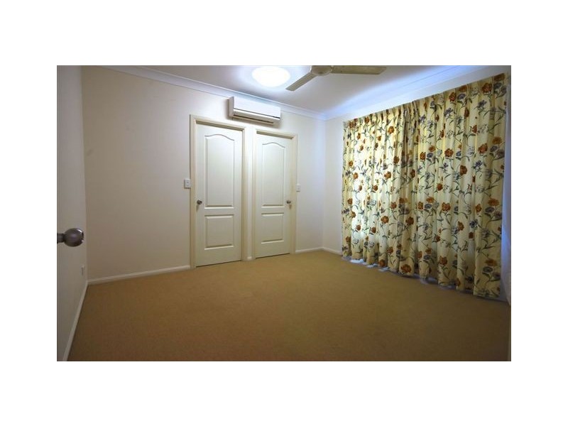 18 Donostia Cres, Bushland Beach QLD 4818