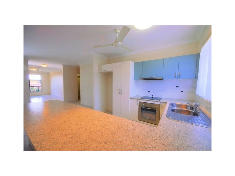 18 Donostia Cres, Bushland Beach QLD 4818