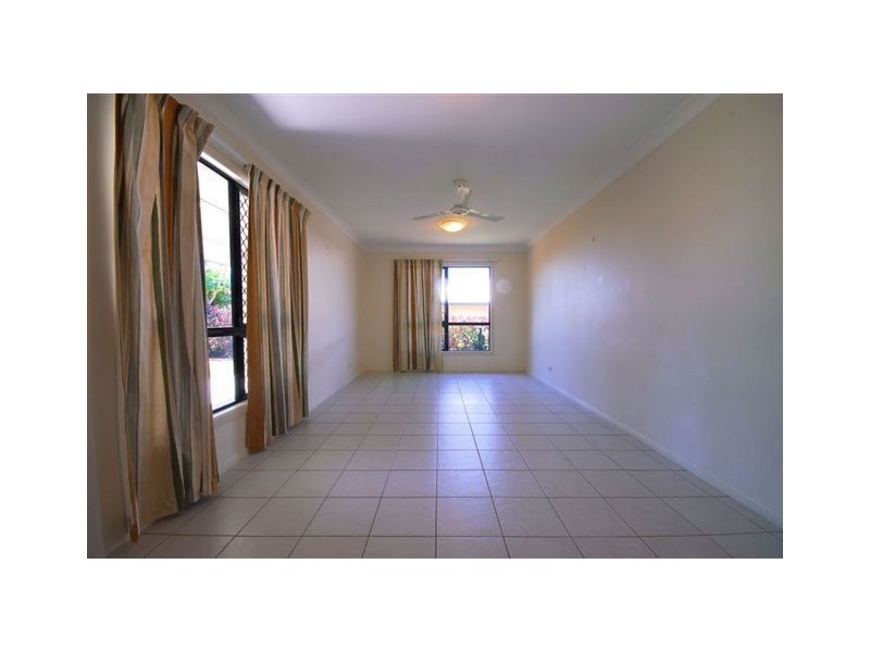 18 Donostia Cres, Bushland Beach QLD 4818