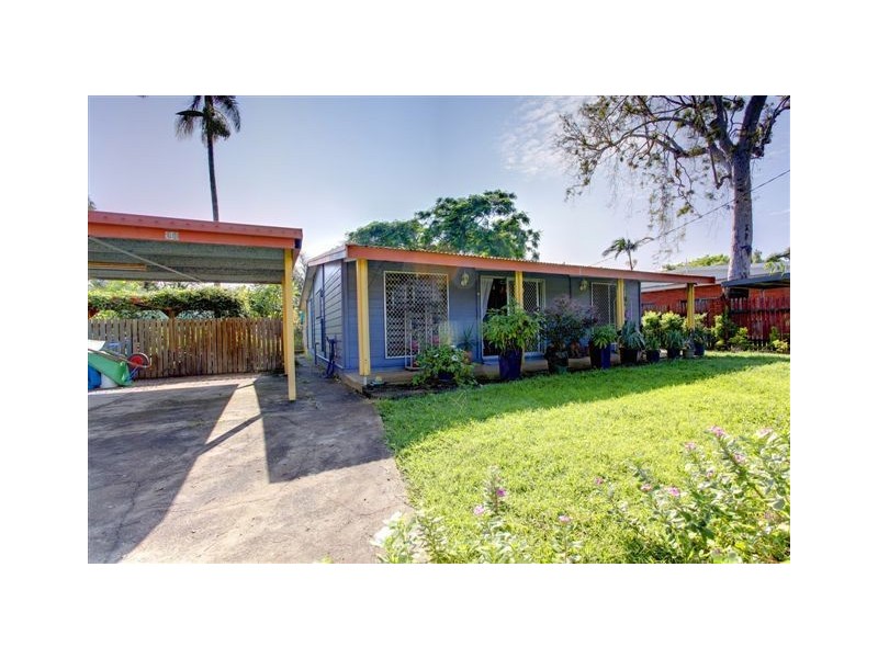 28 Coral Street, Saunders Beach QLD 4818