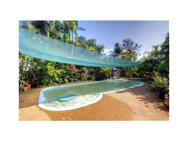 28 Coral Street, Saunders Beach QLD 4818