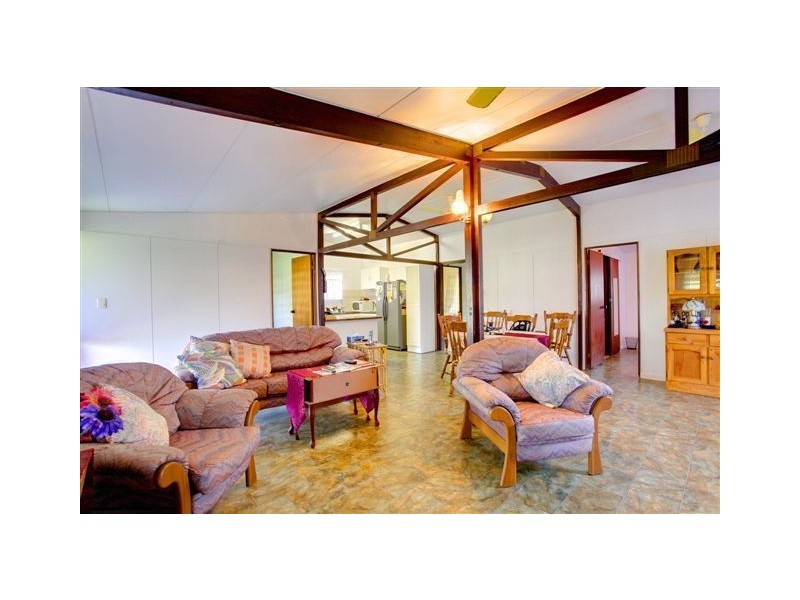 28 Coral Street, Saunders Beach QLD 4818