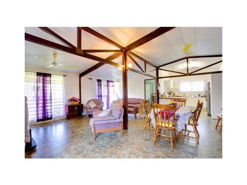 28 Coral Street, Saunders Beach QLD 4818