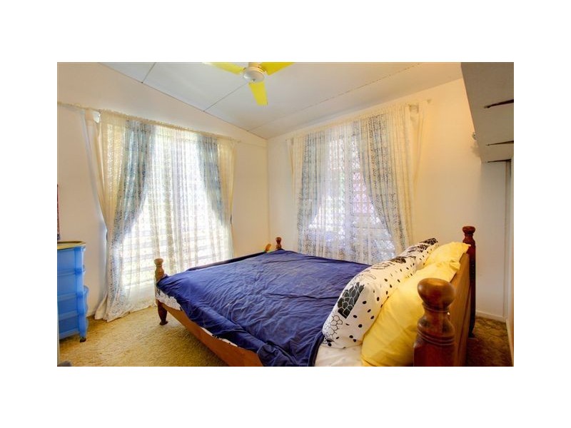 28 Coral Street, Saunders Beach QLD 4818