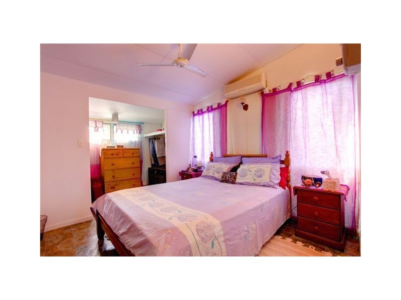 28 Coral Street, Saunders Beach QLD 4818