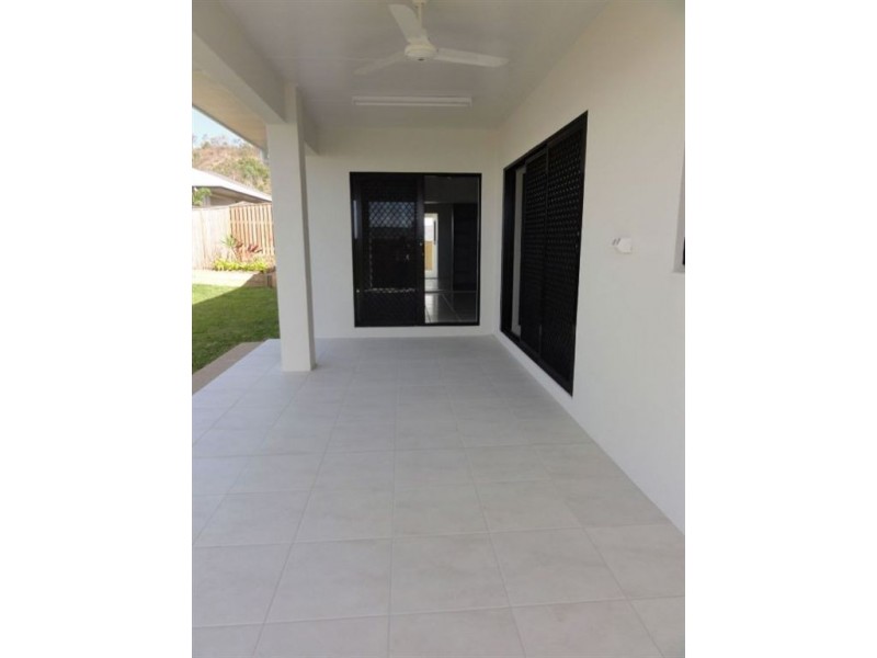 51 Rattray Street, Bushland Beach QLD 4818