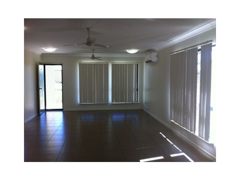 20 Lochern Way, Bushland Beach QLD 4818