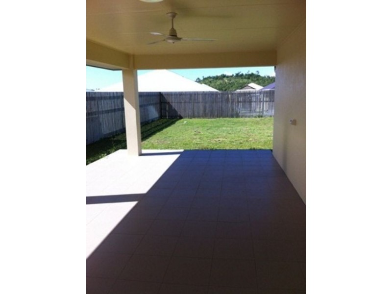 20 Lochern Way, Bushland Beach QLD 4818
