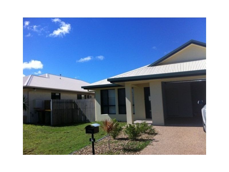 20 Lochern Way, Bushland Beach QLD 4818