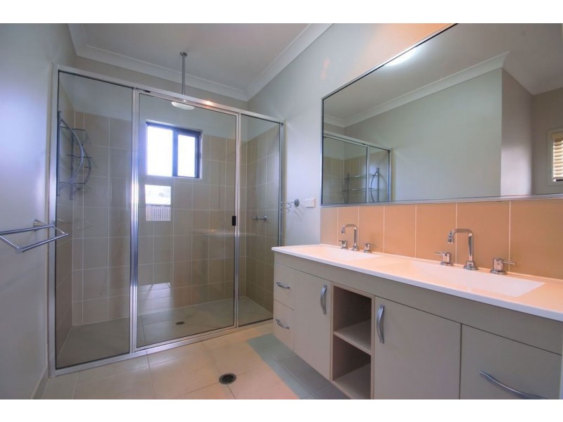 10 Dugong Court, Bushland Beach QLD 4818