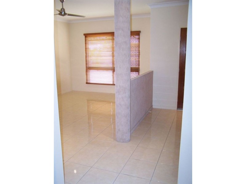 18 Eungella court, Bushland Beach QLD 4818