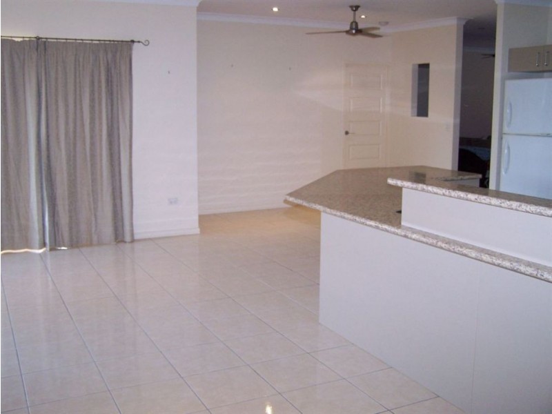 18 Eungella court, Bushland Beach QLD 4818