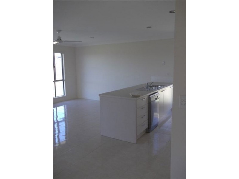 48 Beach Oak Drive, Mount Low QLD 4818