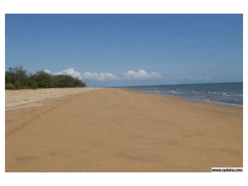 212 Balgal Beach Road, Balgal Beach QLD 4816