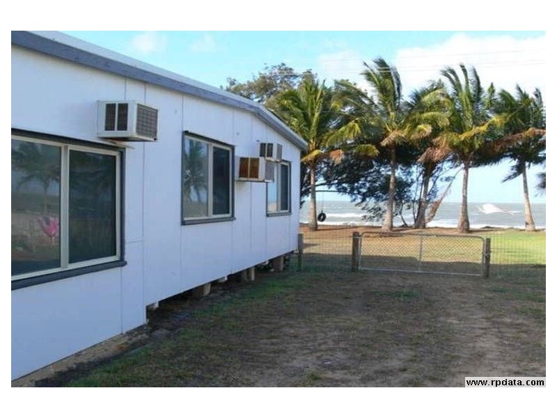 67 Cay Street, Saunders Beach QLD 4818