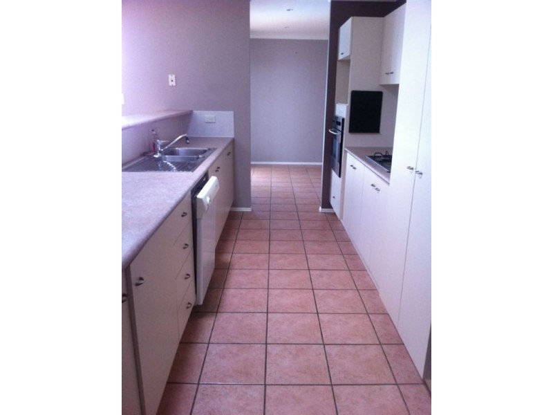 Bushland Beach QLD 4818