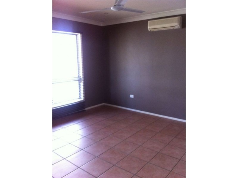 Bushland Beach QLD 4818