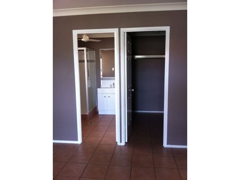 Bushland Beach QLD 4818