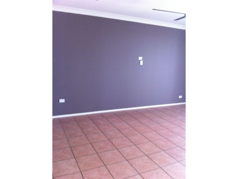 Bushland Beach QLD 4818