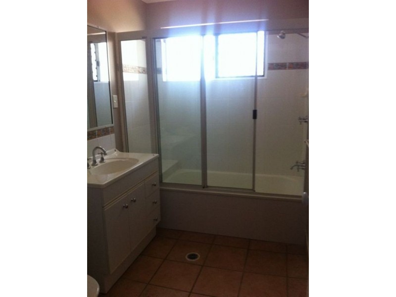 Bushland Beach QLD 4818