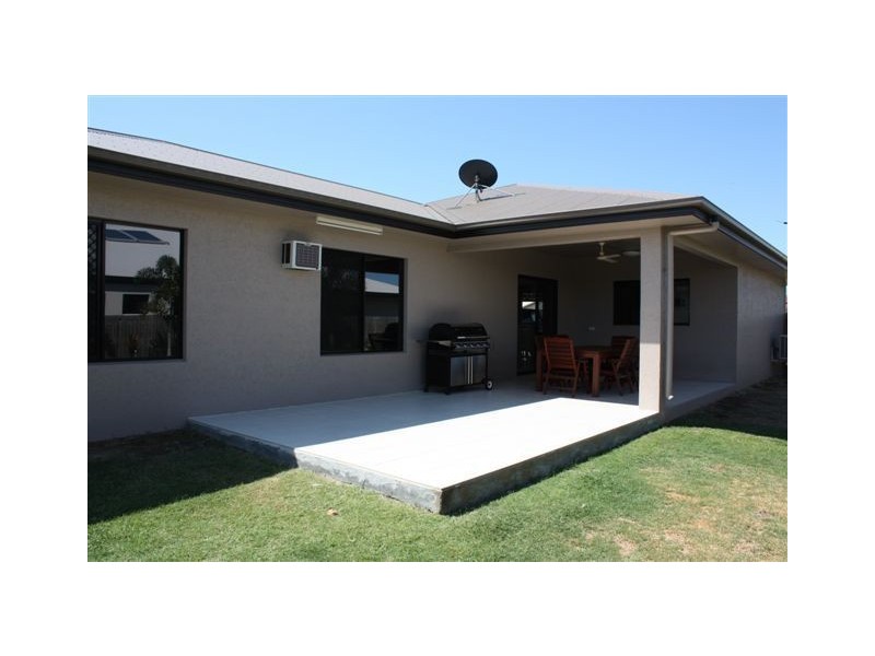 167 Daintree Drive, Bushland Beach QLD 4818