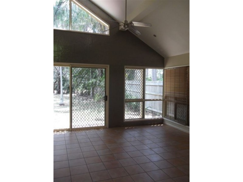 1/1 Livistonia Close, Bushland Beach QLD 4818