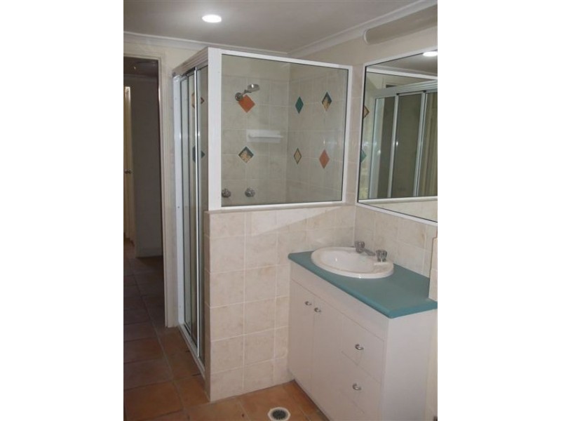 1/1 Livistonia Close, Bushland Beach QLD 4818