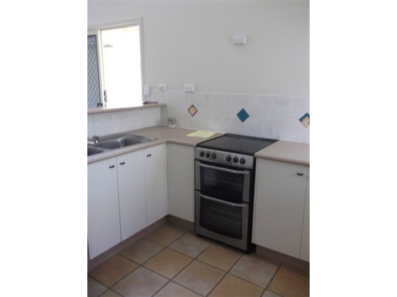 1/1 Livistonia Close, Bushland Beach QLD 4818