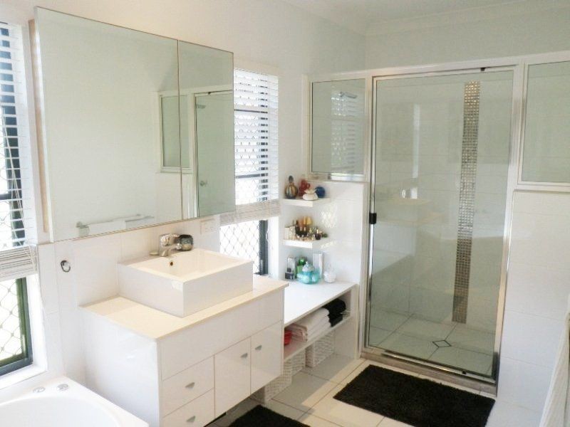 3 Deedes Street, Bushland Beach QLD 4818