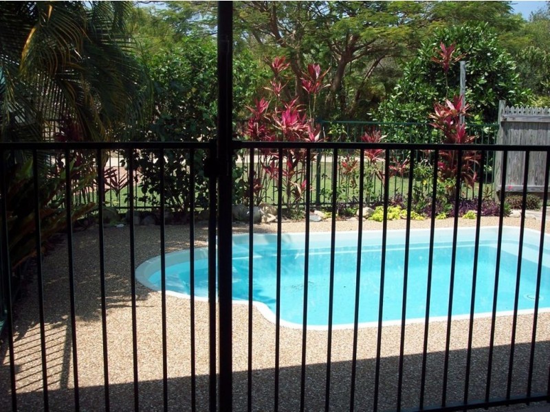 89 Cay Street, Saunders Beach QLD 4818