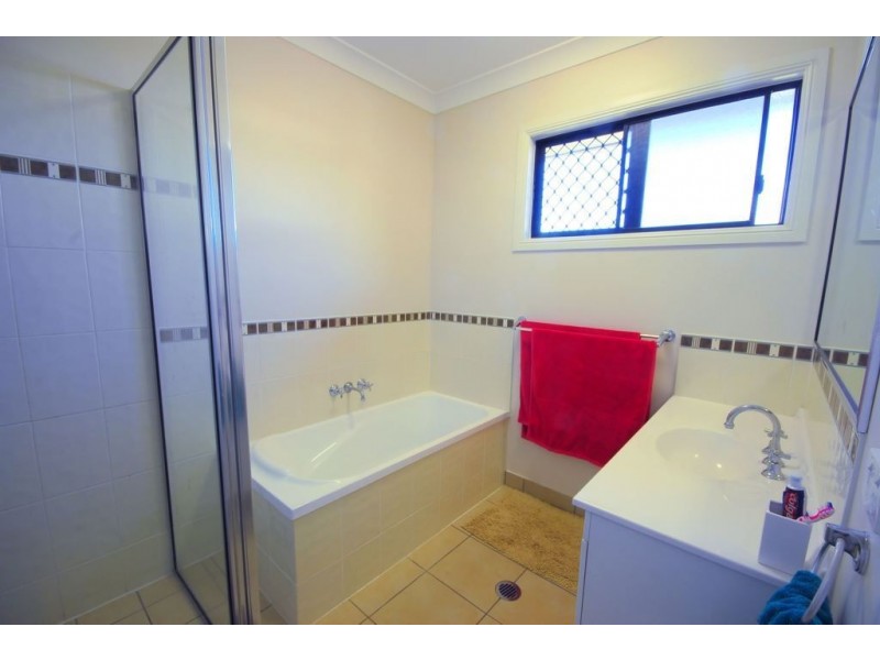 9 Mentmore Court, Bushland Beach QLD 4818